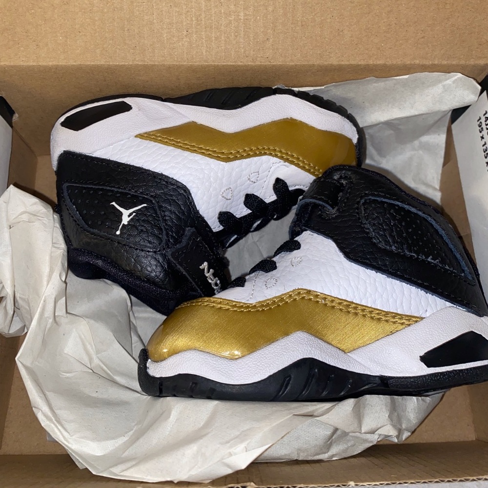 Jordan Bloyal shoes
